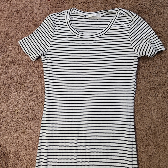 Chic Striped Black and White Midi Dress - Picture 2 of 4